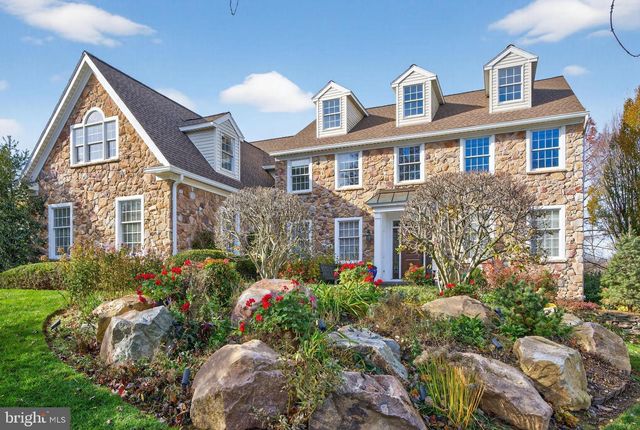 2056 AUTUMN RIDGE RD, Macungie, PA 18062