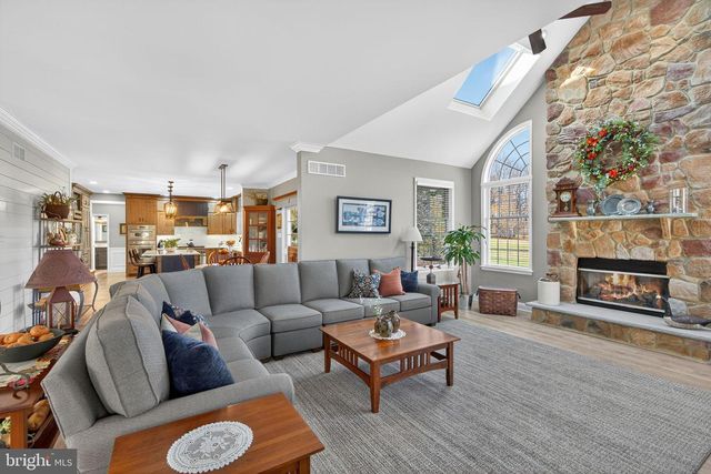 2056 AUTUMN RIDGE RD, Macungie, PA 18062