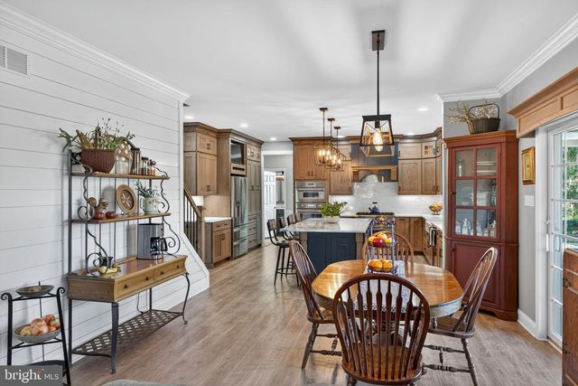 2056 AUTUMN RIDGE RD, Macungie, PA 18062