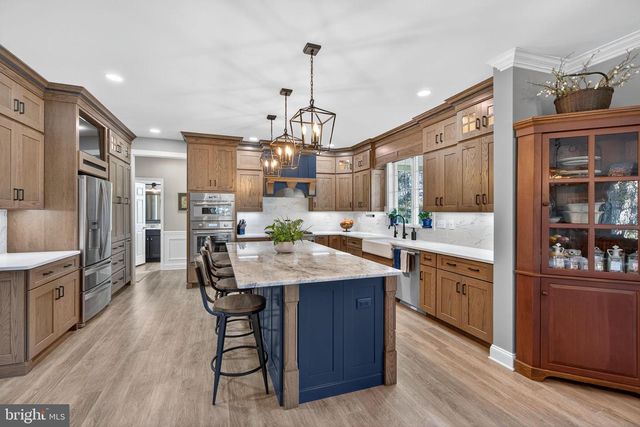 2056 AUTUMN RIDGE RD, Macungie, PA 18062