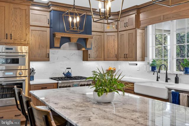 2056 AUTUMN RIDGE RD, Macungie, PA 18062