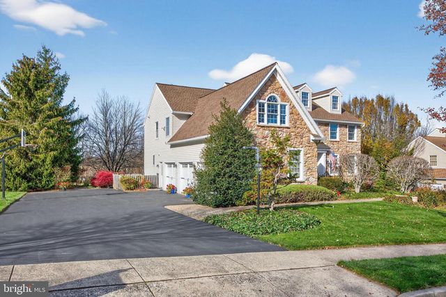 2056 AUTUMN RIDGE RD, Macungie, PA 18062