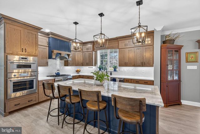 2056 AUTUMN RIDGE RD, Macungie, PA 18062