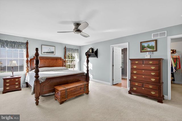 2056 AUTUMN RIDGE RD, Macungie, PA 18062