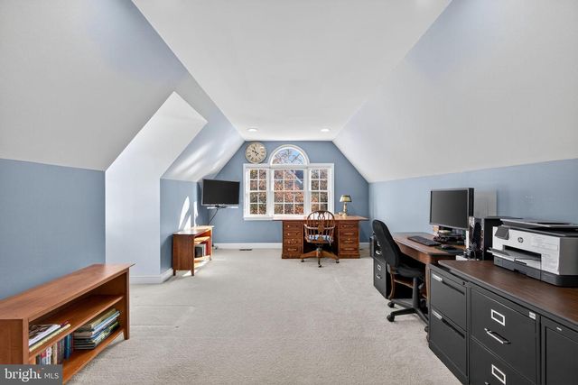 2056 AUTUMN RIDGE RD, Macungie, PA 18062