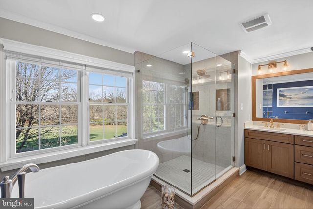 2056 AUTUMN RIDGE RD, Macungie, PA 18062