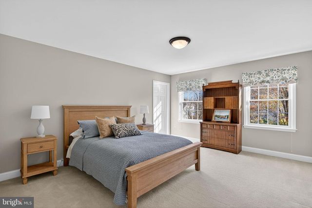 2056 AUTUMN RIDGE RD, Macungie, PA 18062