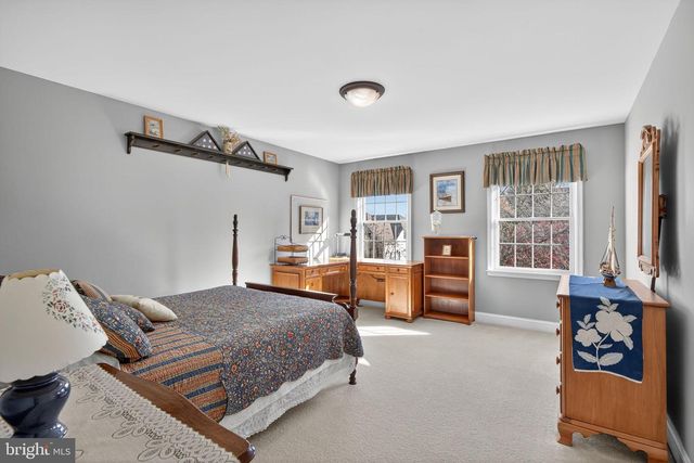 2056 AUTUMN RIDGE RD, Macungie, PA 18062