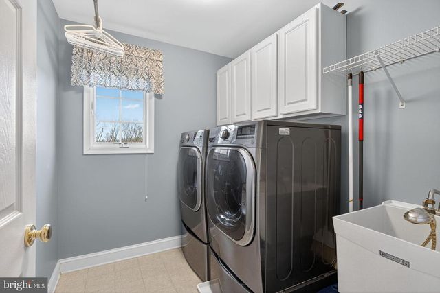 2056 AUTUMN RIDGE RD, Macungie, PA 18062