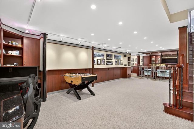 2056 AUTUMN RIDGE RD, Macungie, PA 18062