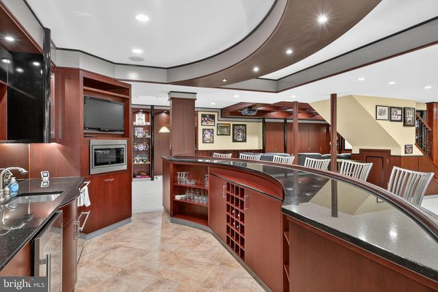 2056 AUTUMN RIDGE RD, Macungie, PA 18062