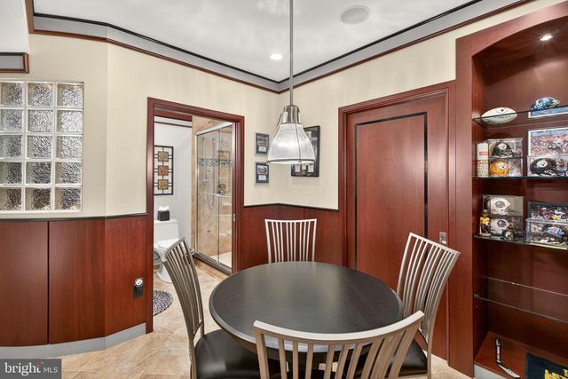 2056 AUTUMN RIDGE RD, Macungie, PA 18062