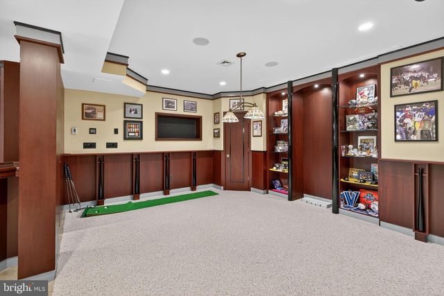 2056 AUTUMN RIDGE RD, Macungie, PA 18062