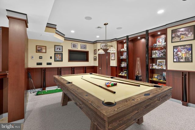 2056 AUTUMN RIDGE RD, Macungie, PA 18062