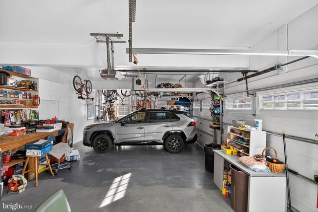 2056 AUTUMN RIDGE RD, Macungie, PA 18062