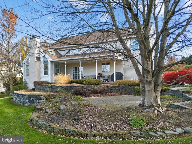 2056 AUTUMN RIDGE RD, Macungie, PA 18062