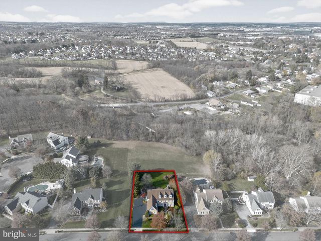 2056 AUTUMN RIDGE RD, Macungie, PA 18062