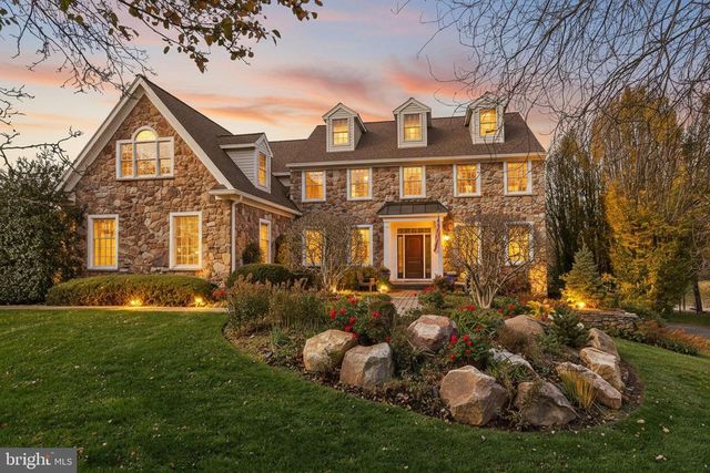 2056 AUTUMN RIDGE RD, Macungie, PA 18062