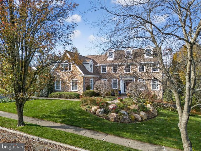 2056 AUTUMN RIDGE RD, Macungie, PA 18062