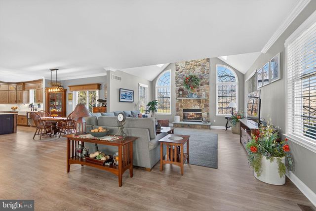 2056 AUTUMN RIDGE RD, Macungie, PA 18062