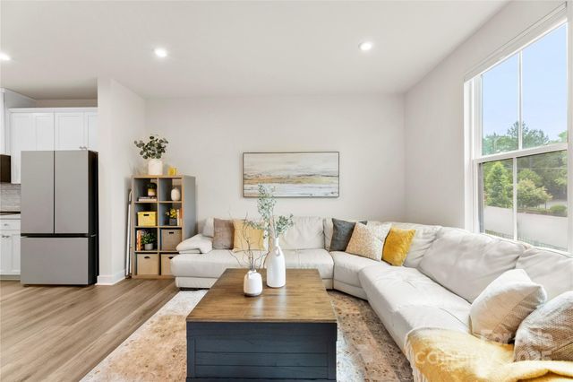 3748 Ellington Street, Charlotte, NC 28211