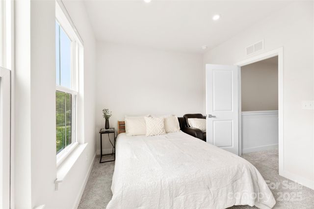 3748 Ellington Street, Charlotte, NC 28211