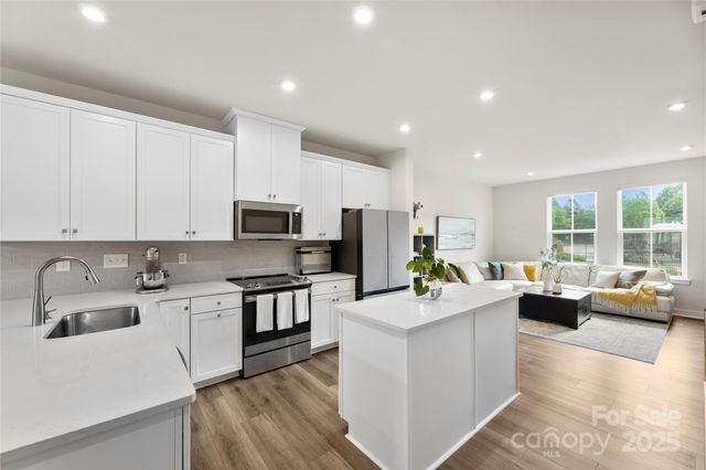 3748 Ellington Street, Charlotte, NC 28211