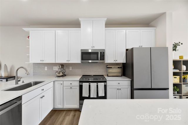 3748 Ellington Street, Charlotte, NC 28211