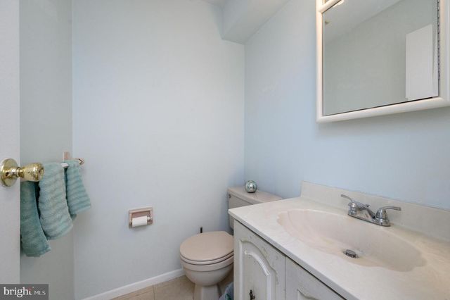 127 CHAUCER RD, Mount Laurel, NJ 08054