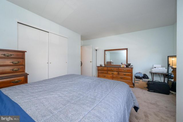127 CHAUCER RD, Mount Laurel, NJ 08054