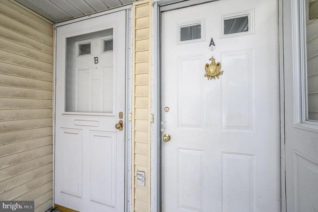 127 CHAUCER RD, Mount Laurel, NJ 08054