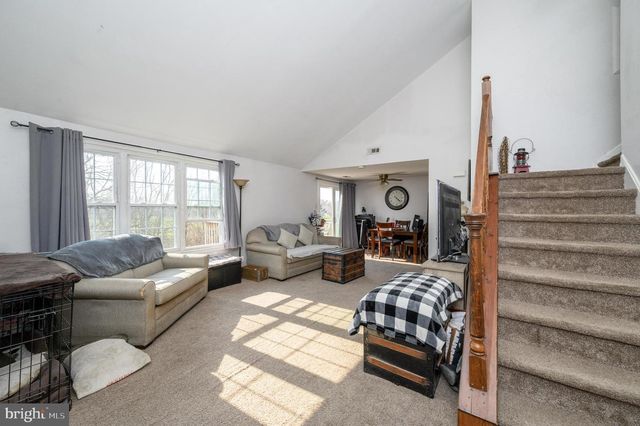 127 CHAUCER RD, Mount Laurel, NJ 08054