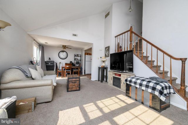 127 CHAUCER RD, Mount Laurel, NJ 08054