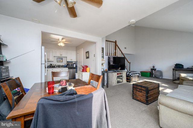 127 CHAUCER RD, Mount Laurel, NJ 08054