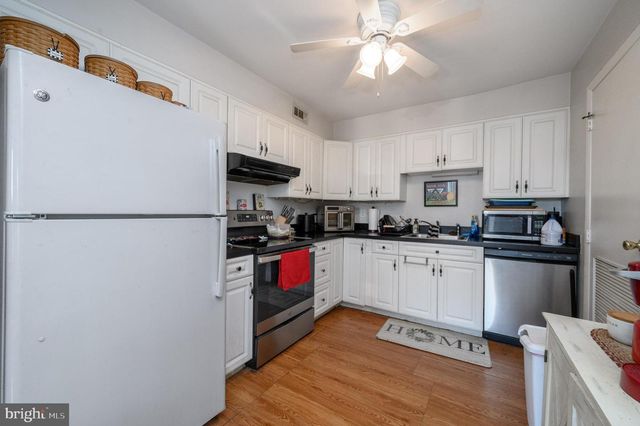 127 CHAUCER RD, Mount Laurel, NJ 08054