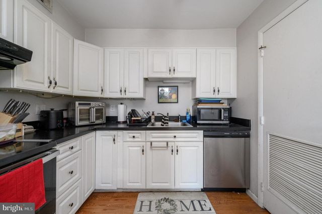 127 CHAUCER RD, Mount Laurel, NJ 08054
