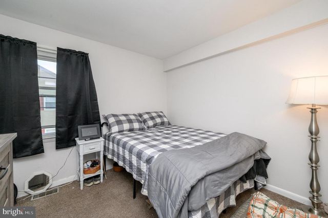 127 CHAUCER RD, Mount Laurel, NJ 08054