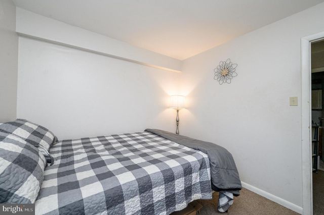 127 CHAUCER RD, Mount Laurel, NJ 08054