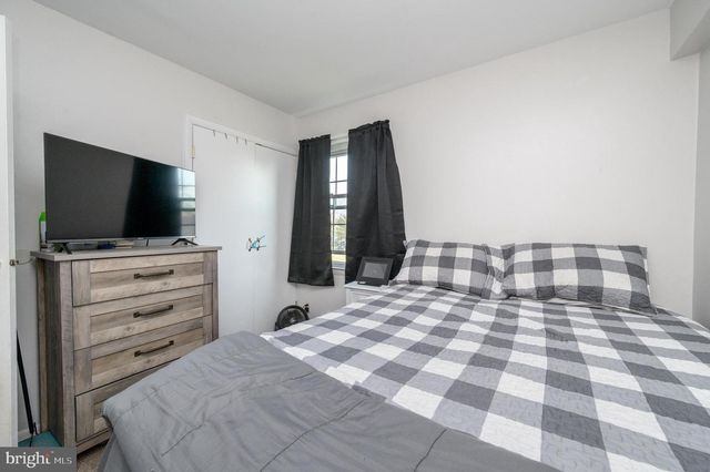 127 CHAUCER RD, Mount Laurel, NJ 08054