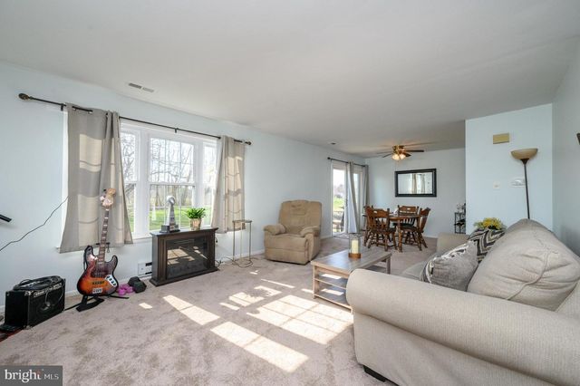 127 CHAUCER RD, Mount Laurel, NJ 08054
