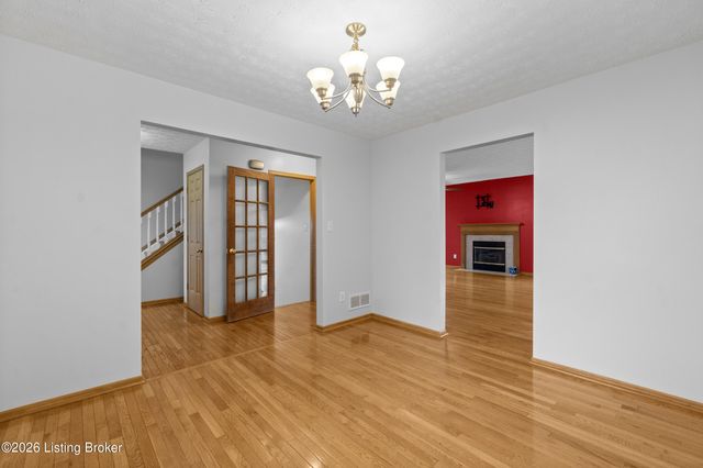 6634 Calm River Way, Louisville, KY 40299