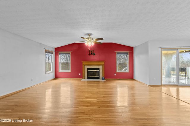 6634 Calm River Way, Louisville, KY 40299