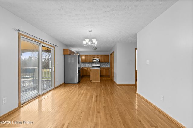 6634 Calm River Way, Louisville, KY 40299