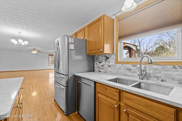 6634 Calm River Way, Louisville, KY 40299