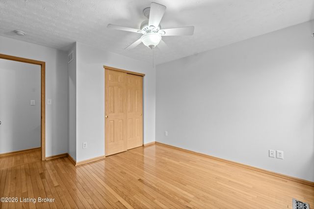 6634 Calm River Way, Louisville, KY 40299