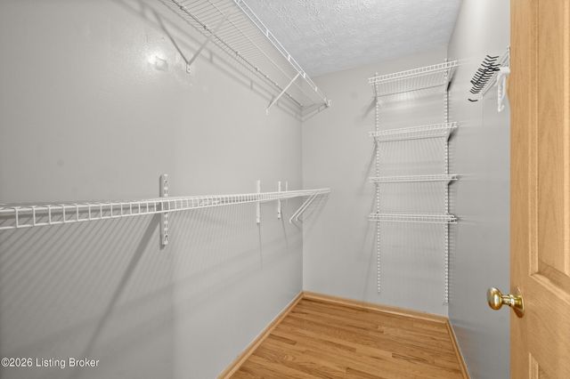 6634 Calm River Way, Louisville, KY 40299