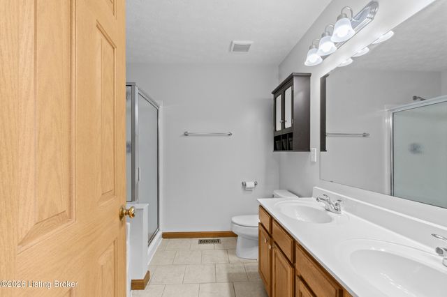 6634 Calm River Way, Louisville, KY 40299