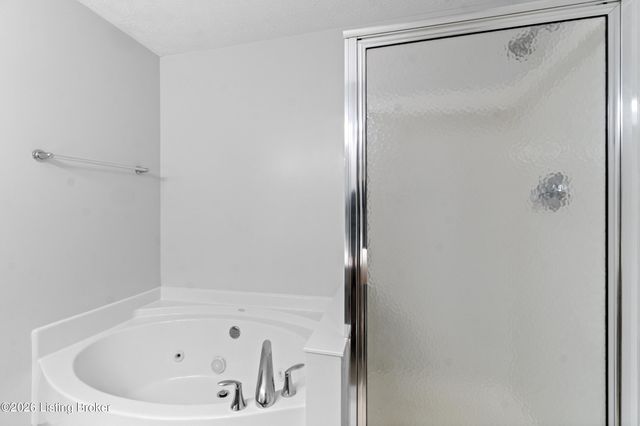 6634 Calm River Way, Louisville, KY 40299