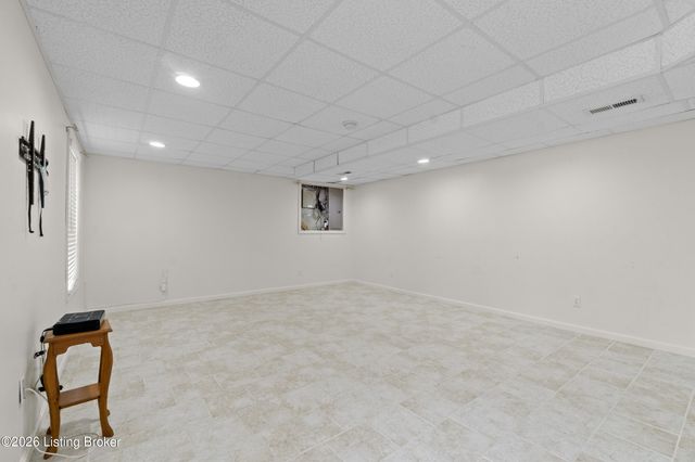 6634 Calm River Way, Louisville, KY 40299