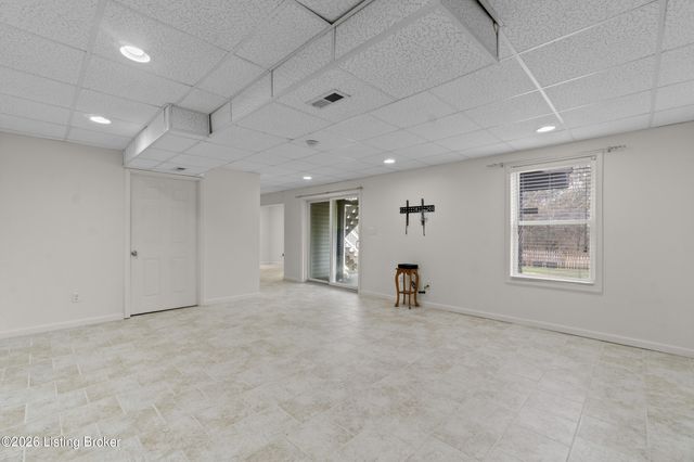 6634 Calm River Way, Louisville, KY 40299